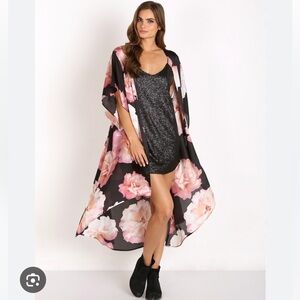 Show me your mumu Mallory wrap in final rose floral duster kimono